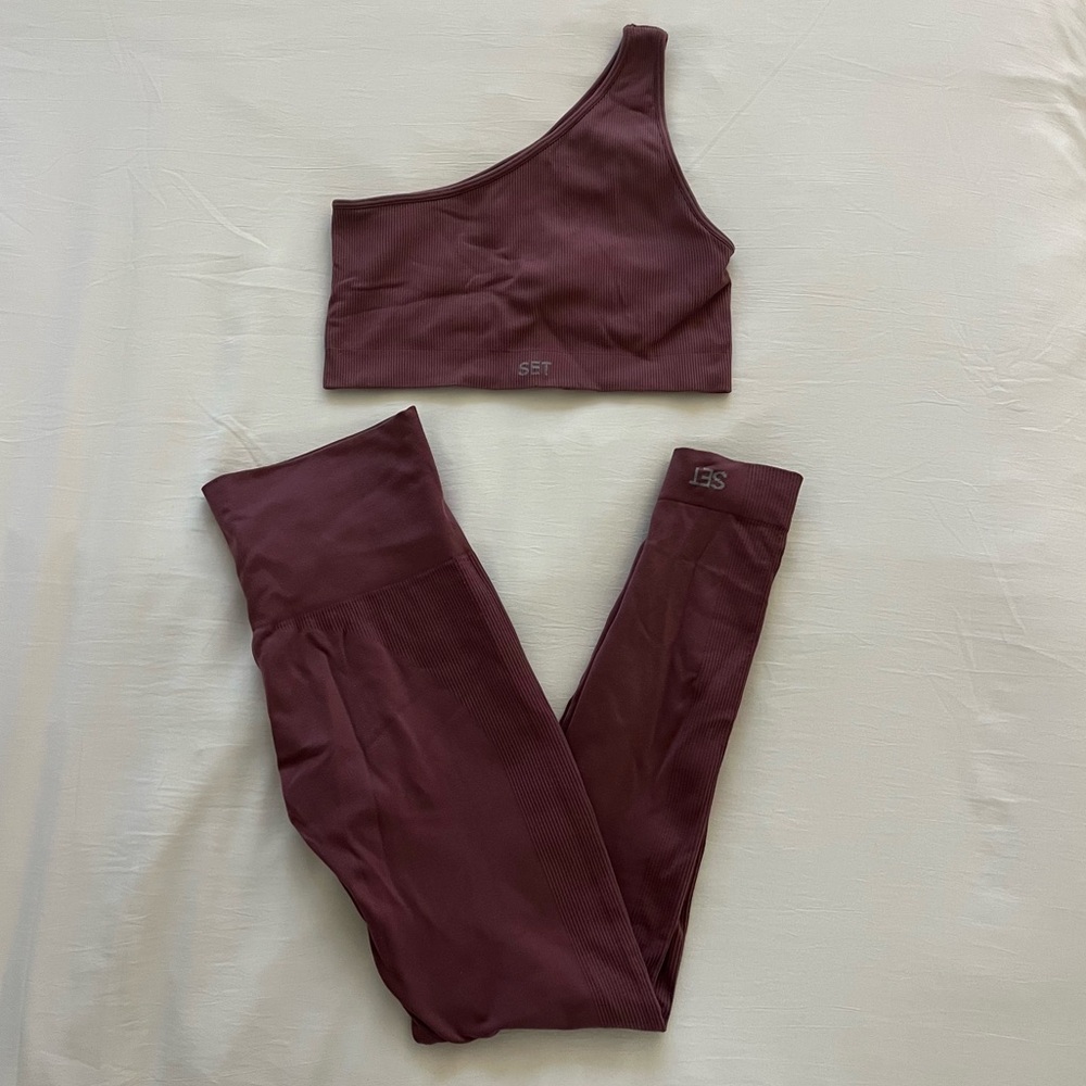 Set Active Sculptflex Canyon Off Shoulder Bra & Leggings